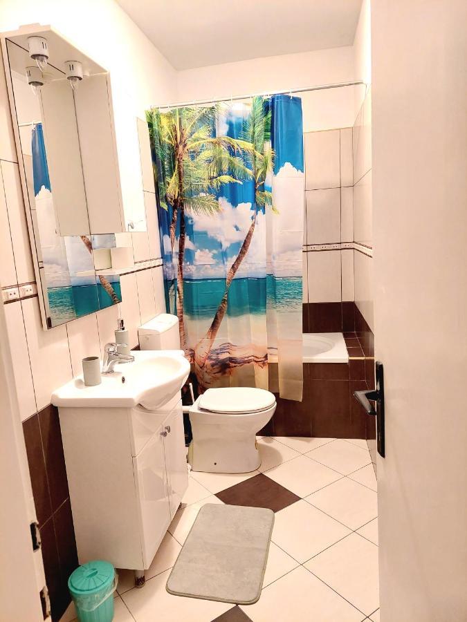 Luna Apartments Baška Voda Екстериор снимка