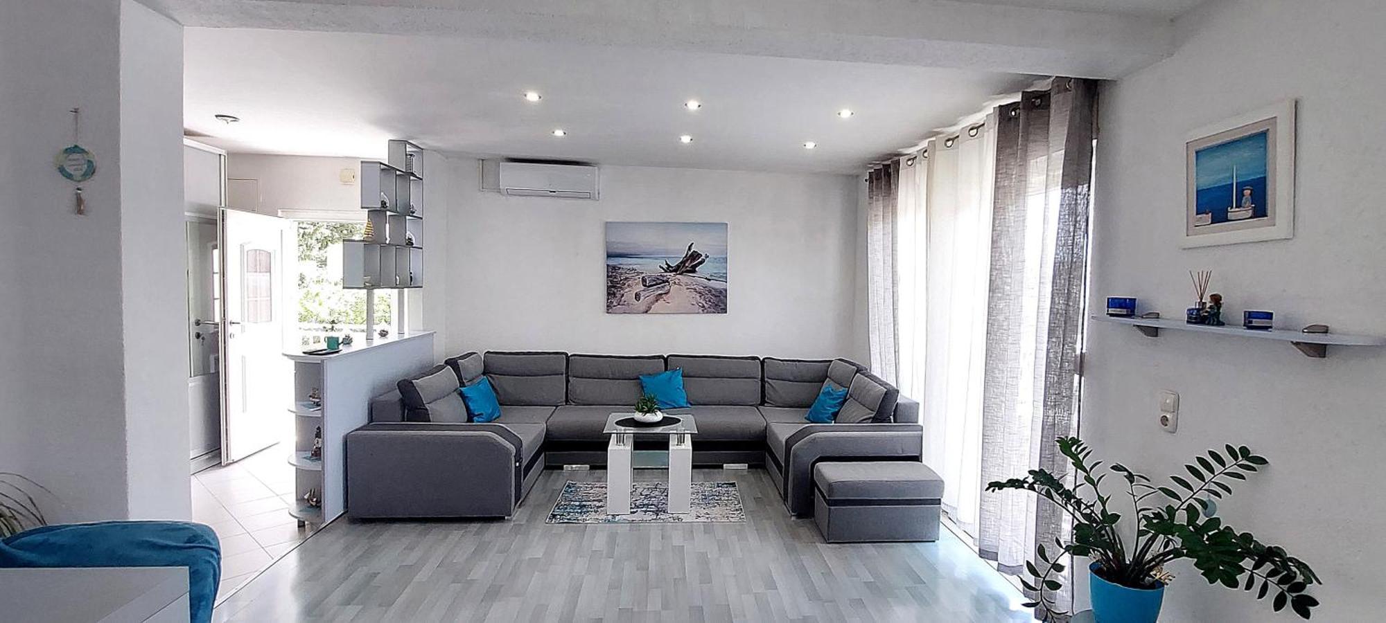 Luna Apartments Baška Voda Екстериор снимка
