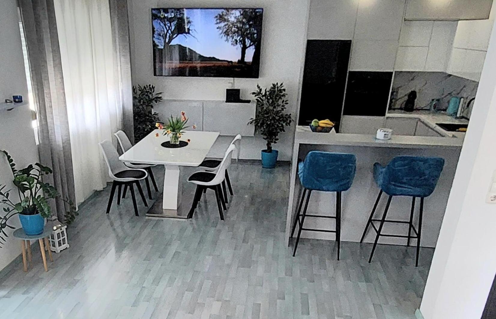 Luna Apartments Baška Voda Екстериор снимка